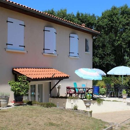La Salamandre De Chazelles 16住宿加早餐旅馆 外观 照片